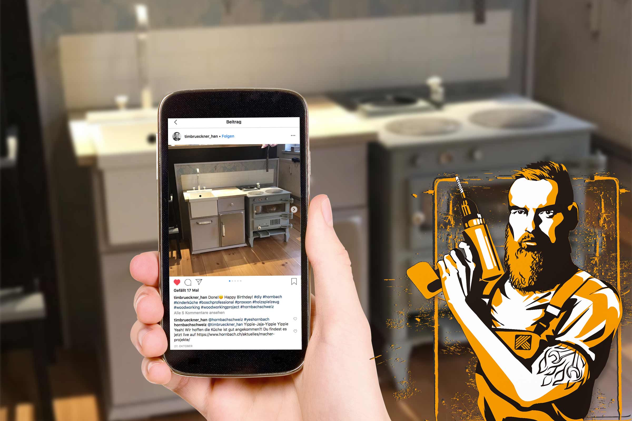 Hand som håller en smartphone med ett Instagram-inlägg av ett leksakskök framför ett riktigt kök