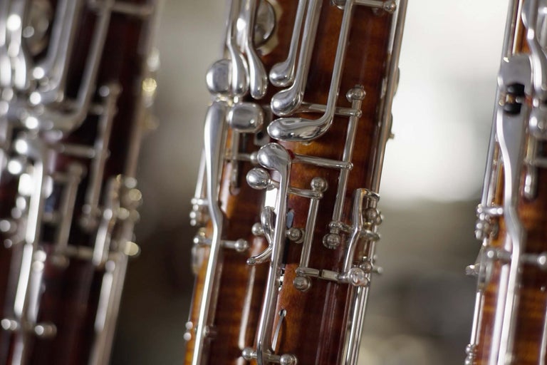 Närbild av en fagott med klaffmekanism