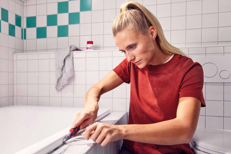 Byta silikonfog i badrum – så tar du bort gammal silikon och fogar om