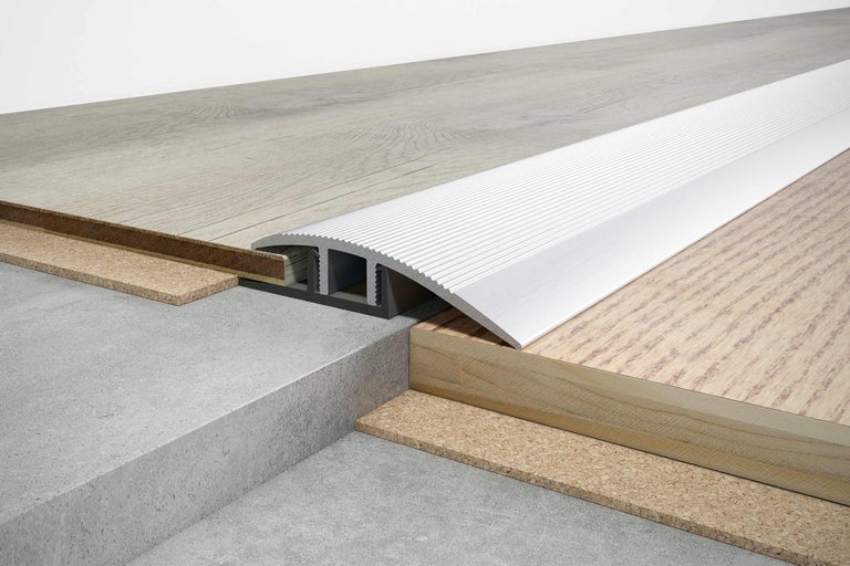 Övergångsprofil mellan två olika golvbeläggningar