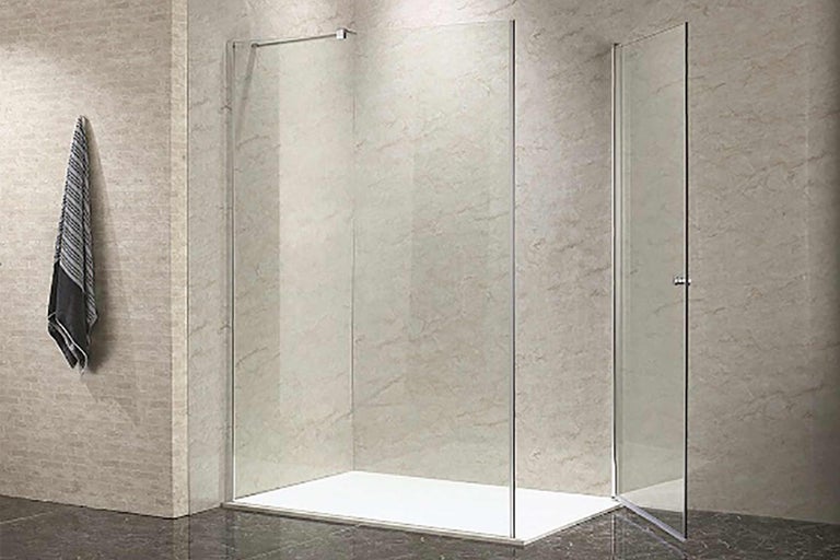 Duschkabin med handduk