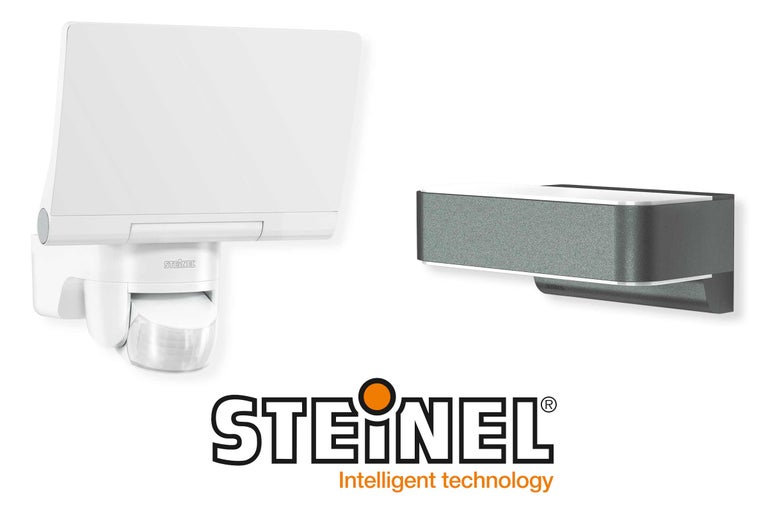Två Steinel utomhuslampor med rörelsesensor och Steinel-logotyp