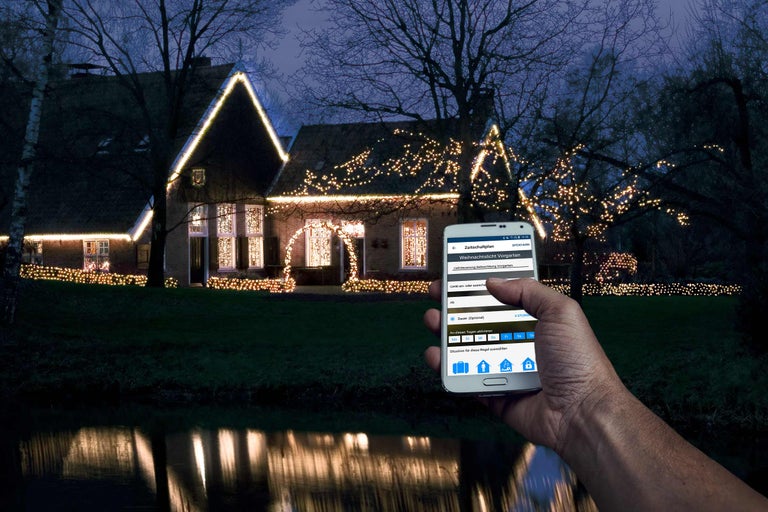 Hus med julbelysning styrs med smartphone