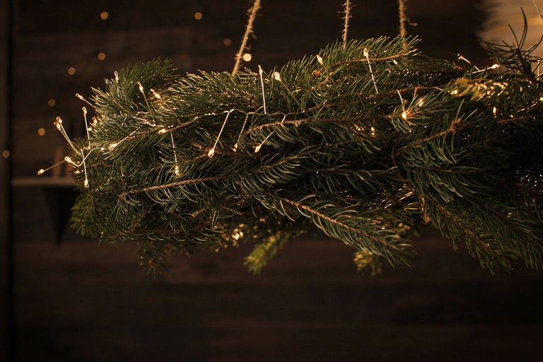 Dekorativ adventskrans med belysning