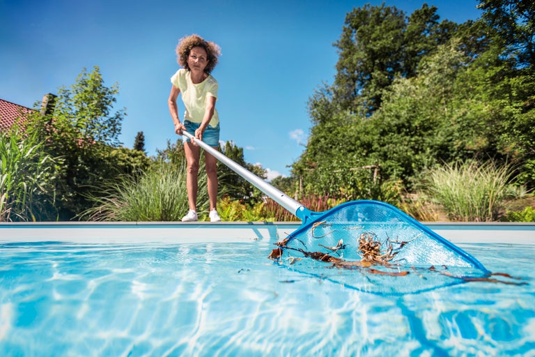 Så rengör och underhåller du din pool