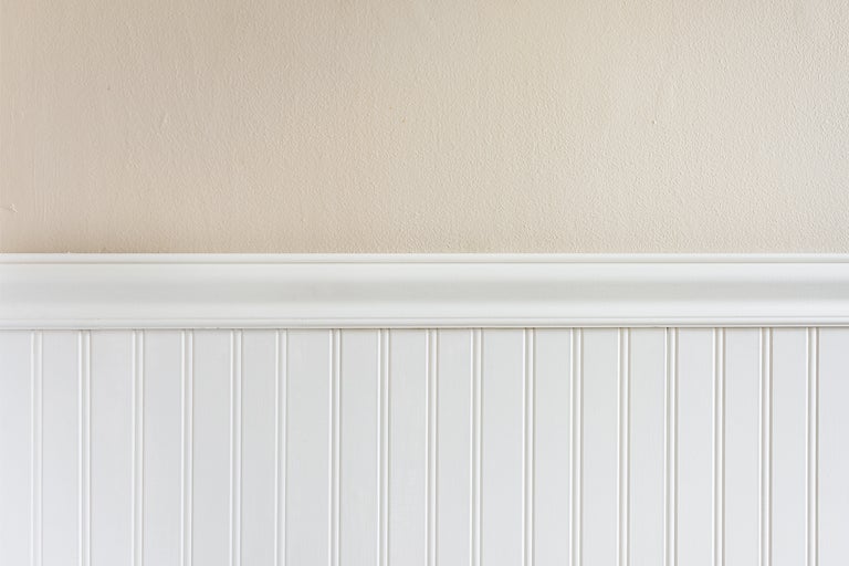 Väggpaneler med dekorlist