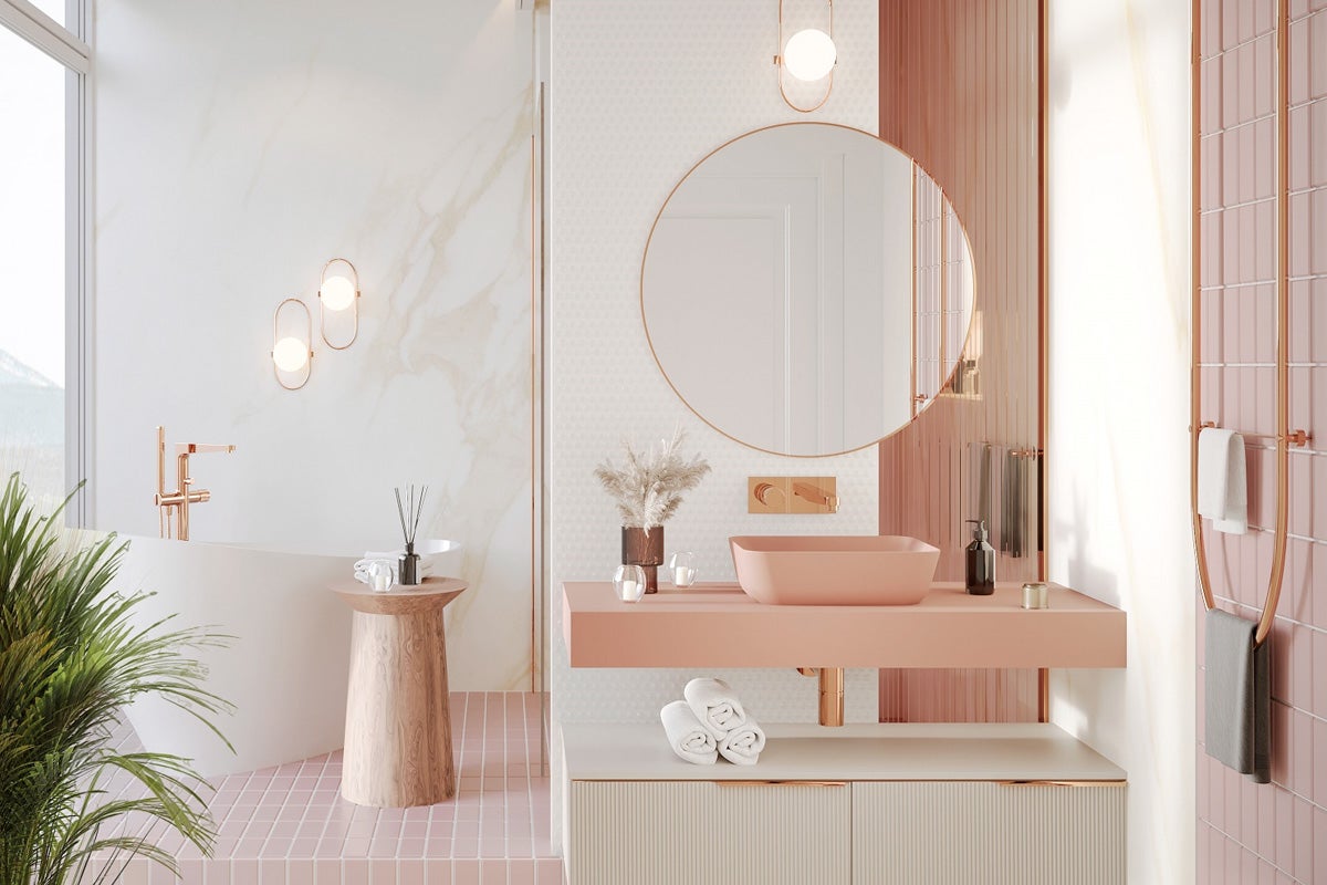Badrum med tvättställ, spegel, badkar och belysning i en ljus och modern design.