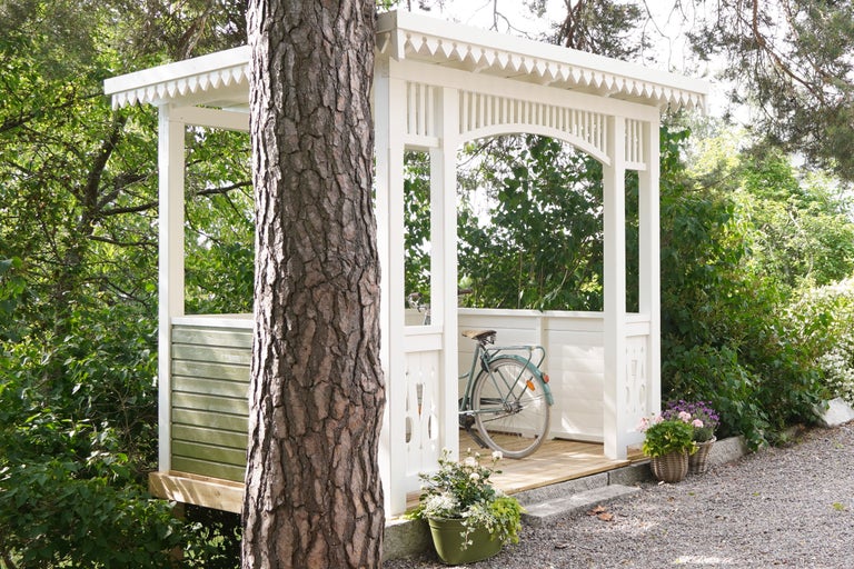 Bygga romantiskt cykelskjul