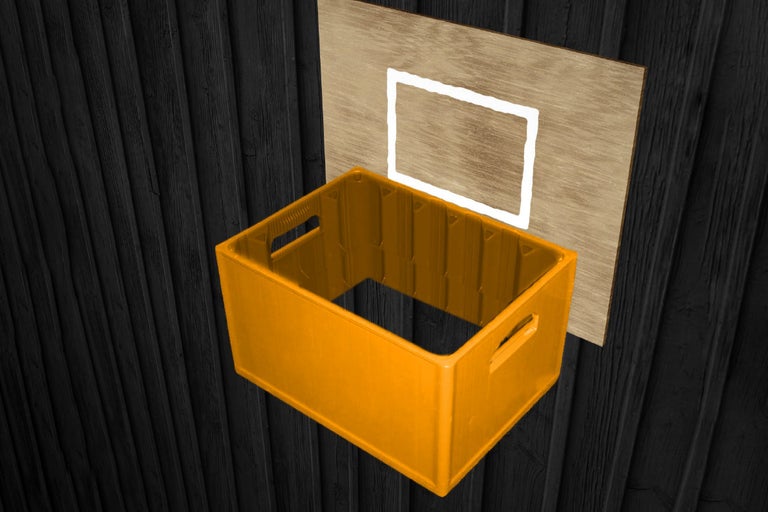 Kreativ förvaringsidé: dryckeslåda som basketbollkorg