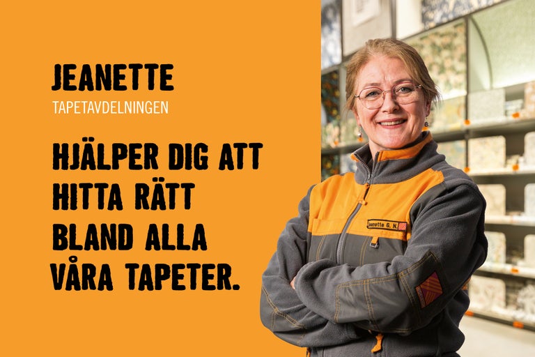 Foto på en vänlig Hornbach-anställd från tapetavdelningen.