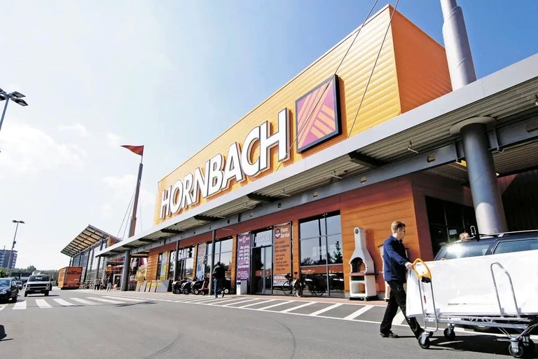 Utomhusvy av en Hornbach byggmarknad