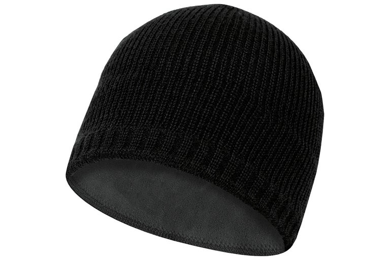 Stickad mössa av tyg