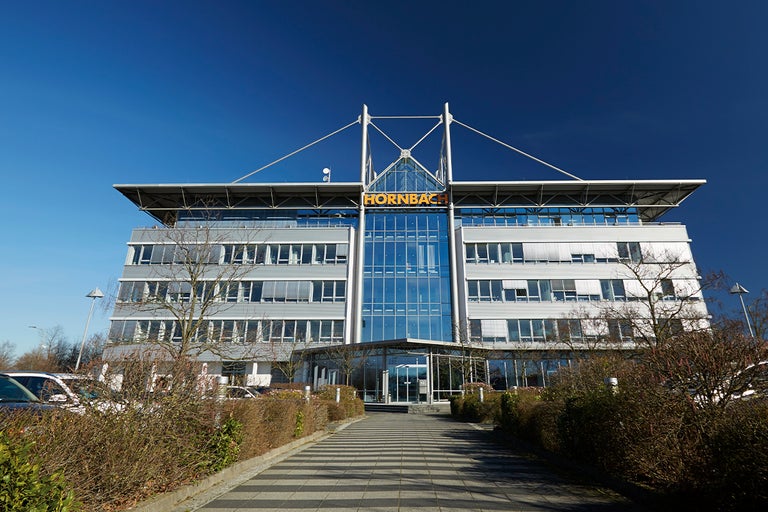 Hornbach byggnadsexteriör i dagsljus