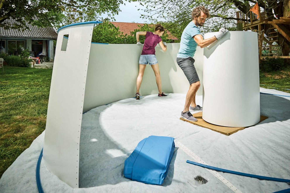 
				Montera stålväggspool

			