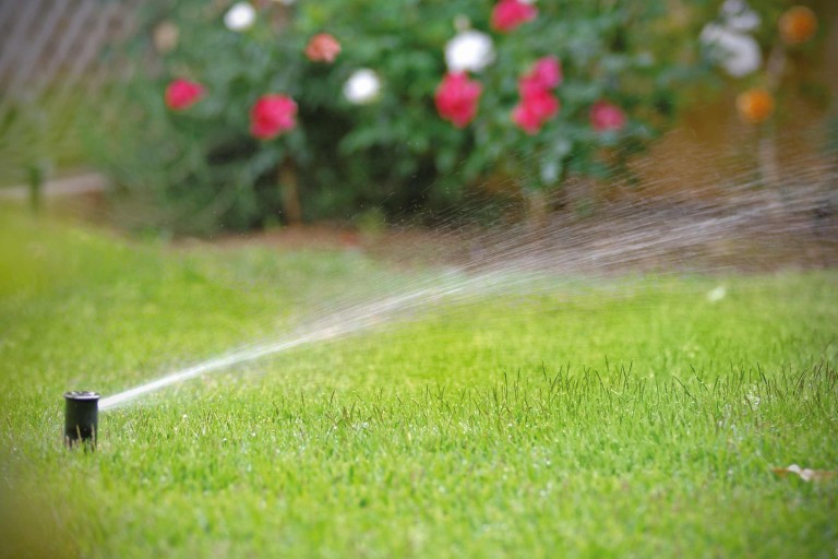 Så installerar du automatiskt sprinklersystem