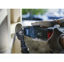 Multifunktionsverktyg som används för att skära trä