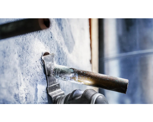 Rör förkortas med multifunktionsverktyg