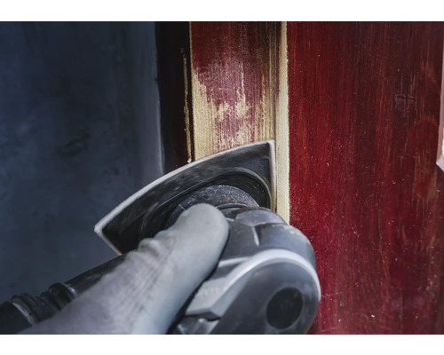 Deltaslipmaskin slipar en träram