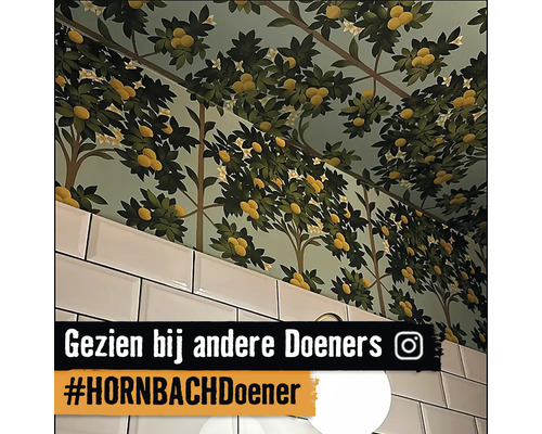 Väggdekoration med träd och frukter inomhus