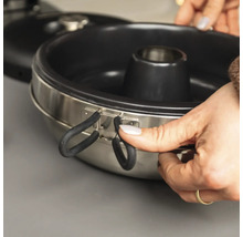 Gugelhupfform i metall med non-stickbeläggning och handtag