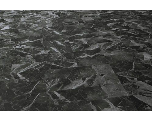 Lagt golv med marmorlook.