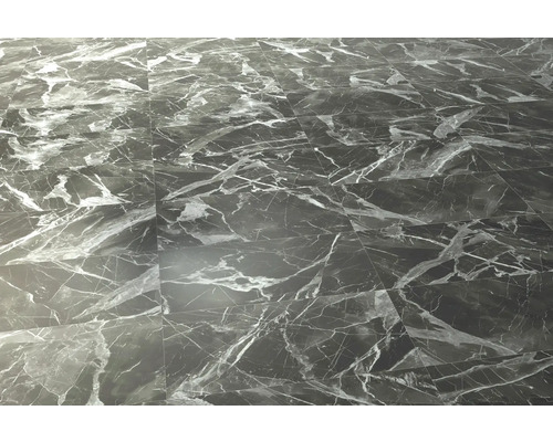 Kakelgolv med marmormönster