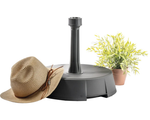 Parasollfot med stråhatt och dekoration