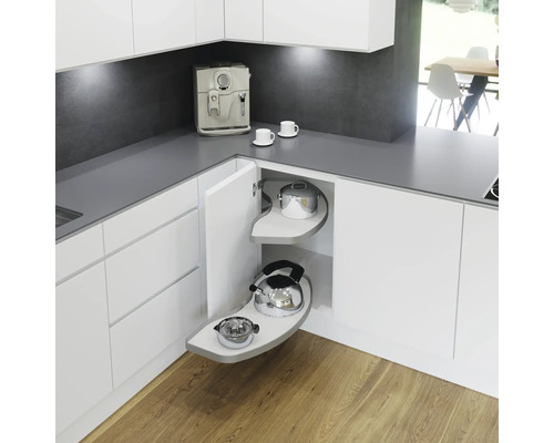 Kökshörn med svängbara utdragselement för optimal rumsanvändning