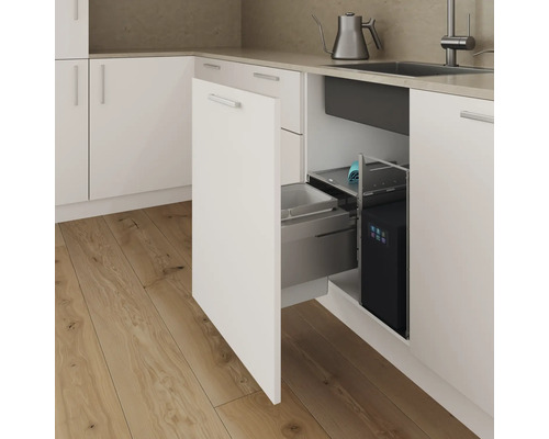 Diskho med utdragbar soptunna i ett modernt kök