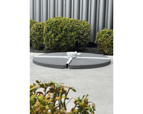 Parasollfot av betong med stålram