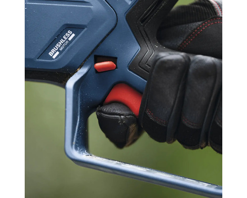 Användning av batteridriven häcksax med borstlös motor