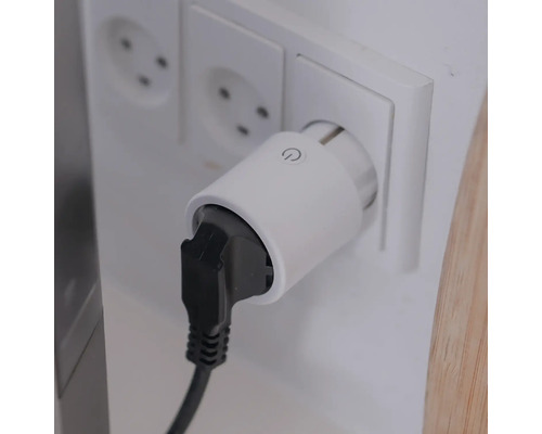 Uttag med adapter och kontakt