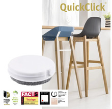 QuickClick möbelglider framför två barstolar