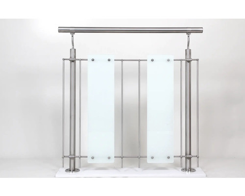 Räcke av rostfritt stål med glaselement