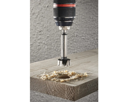 Forstnerborr borrar hål i trä