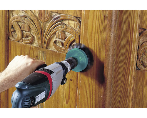 Borstfäste för borrmaskin vid träbearbetning