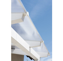 Detaljvy av ett terrassväderskydd med polykarbonatplattor