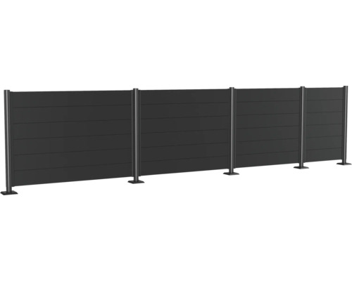 Staket med horisontella element och stolpar