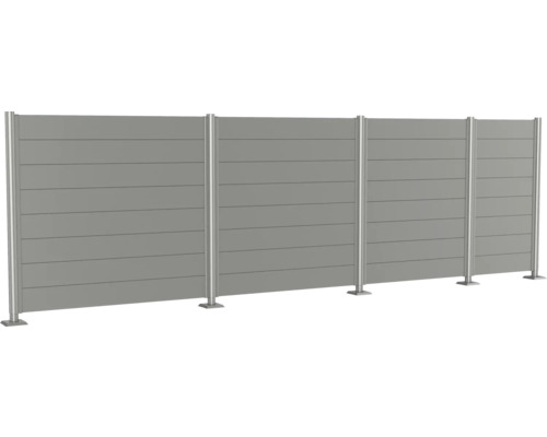 Sichtschutzstaket av horisontella paneler med metallstolpar