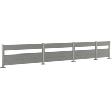 Bullerplank med metallstolpar