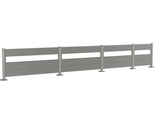 Bullerplank med metallstolpar