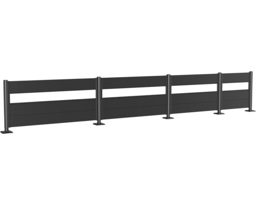 Staket med stolpar för fastighetsavgränsning