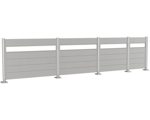 Grå insynsskydd med metallstolpar för trädgården