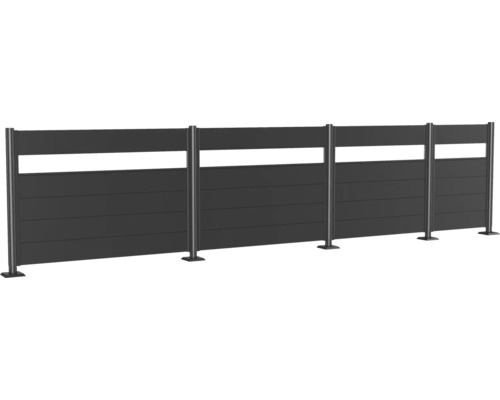 Trädgårdsstaket med insynsskydd och stolpar