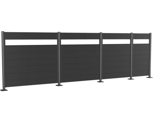 Staket med horisontella element och stolpar