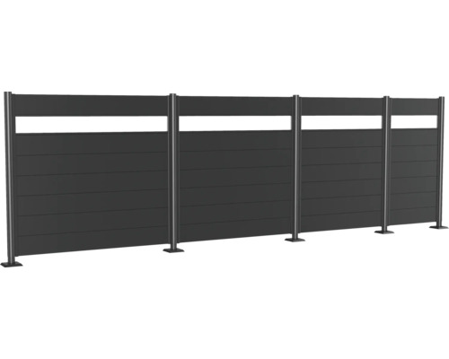 Trädgårdsstaket med horisontella lameller och transparenta partier