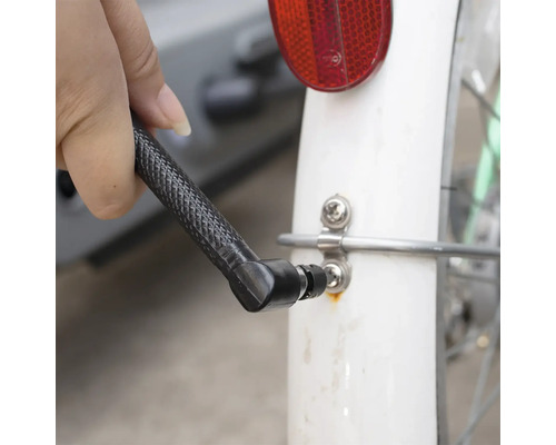 Cykelpump på en cykeldäckventil.