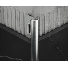 Kakelprofil av metall för kantavslutning på väggkakel