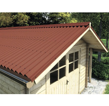 Trädgårdsskjul med rött korrugerat plåttak