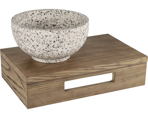 Dekorativ skål på träbricka